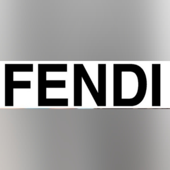 Fendi Cigarette Holder for a belt - Picture 2 of 10